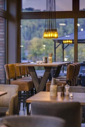 thumbnail: Restaurant