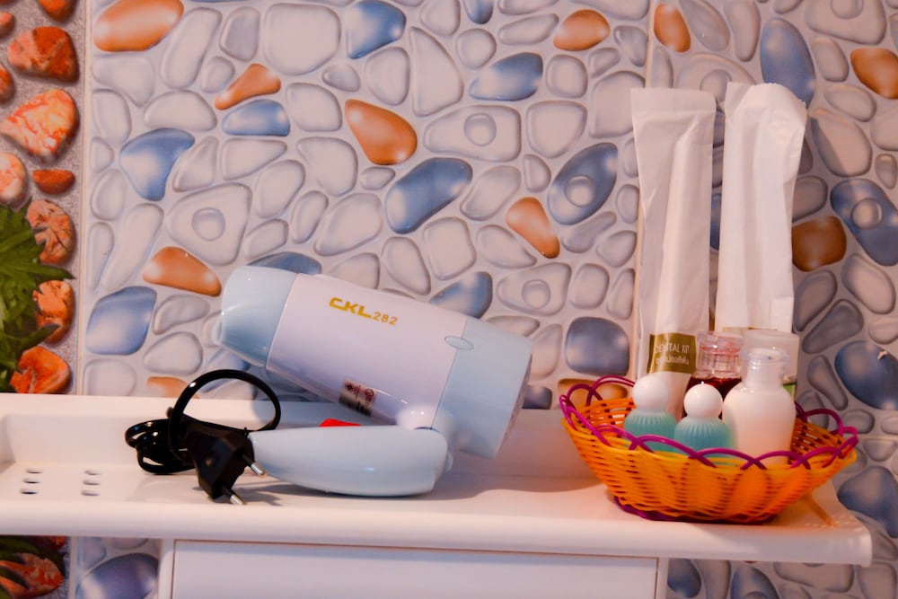 Bathroom amenities