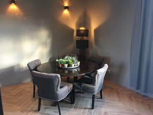 thumbnail: Lobby sitting area