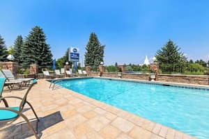 thumbnail: Outdoor pool