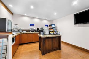thumbnail: Breakfast area