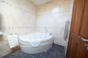 thumbnail: Jetted tub