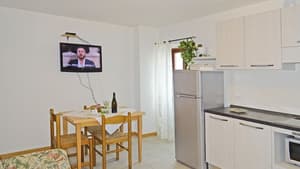 thumbnail: In-room dining