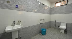 thumbnail: 781611064.jpg