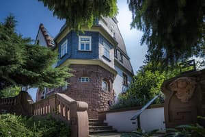 thumbnail: Exterior detail
