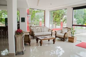thumbnail: Lobby sitting area