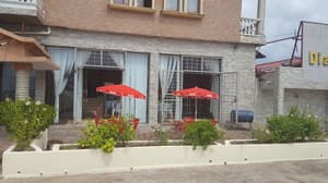 thumbnail: Outdoor dining