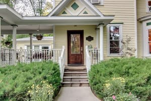 thumbnail: Exterior detail