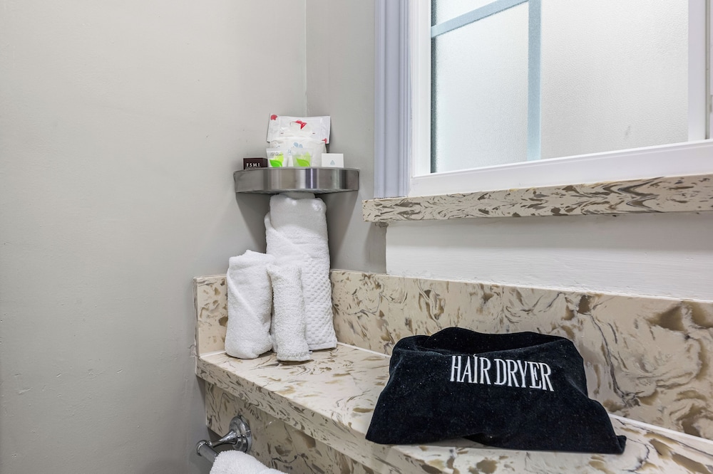 Bathroom amenities