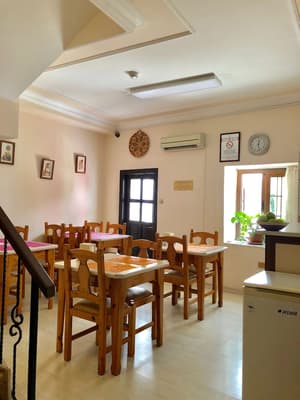 thumbnail: Breakfast area