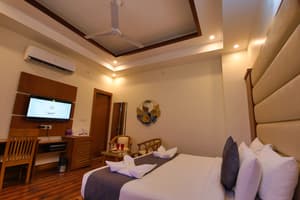 thumbnail: Room