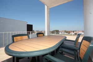 thumbnail: Breakfast area
