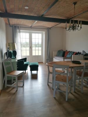 thumbnail: Living area
