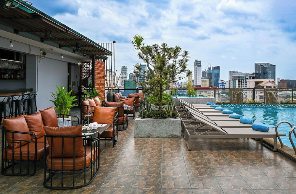 Rooftop pool