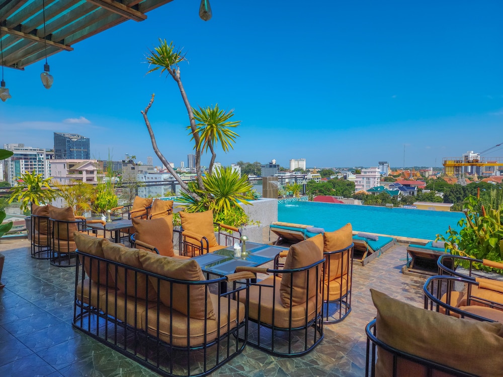 Rooftop pool
