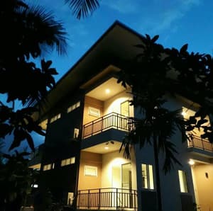 thumbnail: Exterior