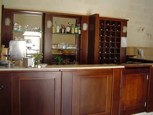 thumbnail: Bar (on property)