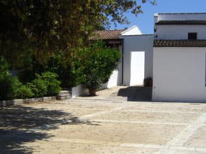 thumbnail: Exterior