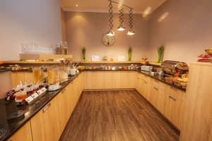 thumbnail: Breakfast area