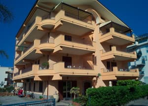 thumbnail: Exterior