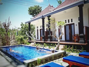 thumbnail: Front of property
