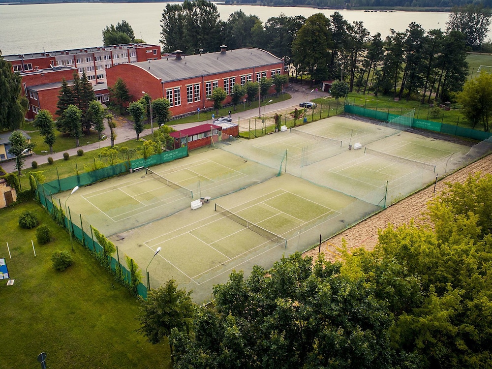 Tennis court