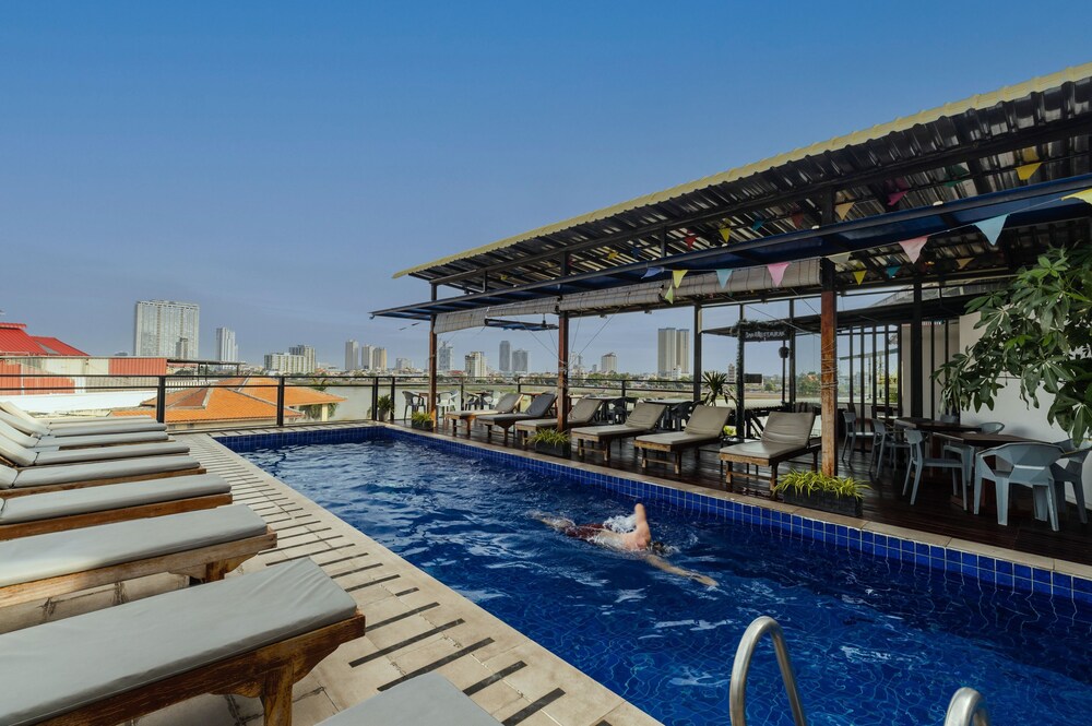Rooftop pool
