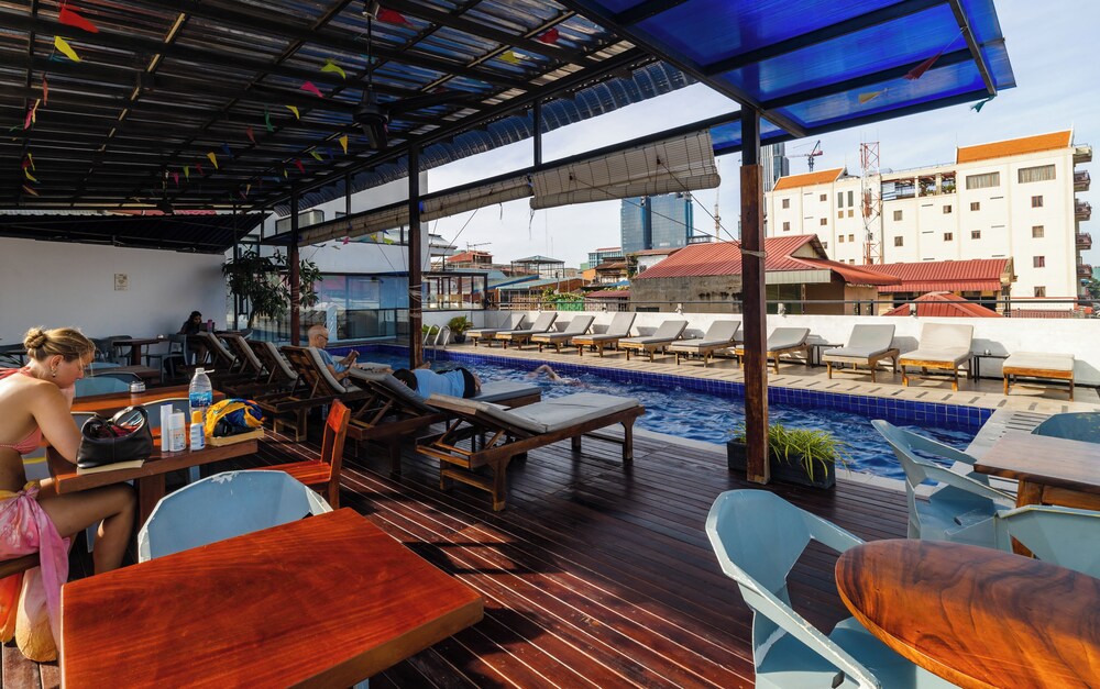 Rooftop pool