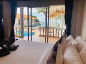 thumbnail: Front of property