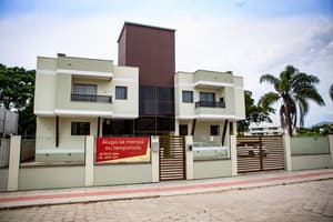 thumbnail: Front of property