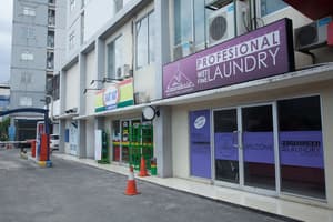 thumbnail: Exterior detail