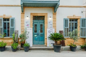 thumbnail: Front of property
