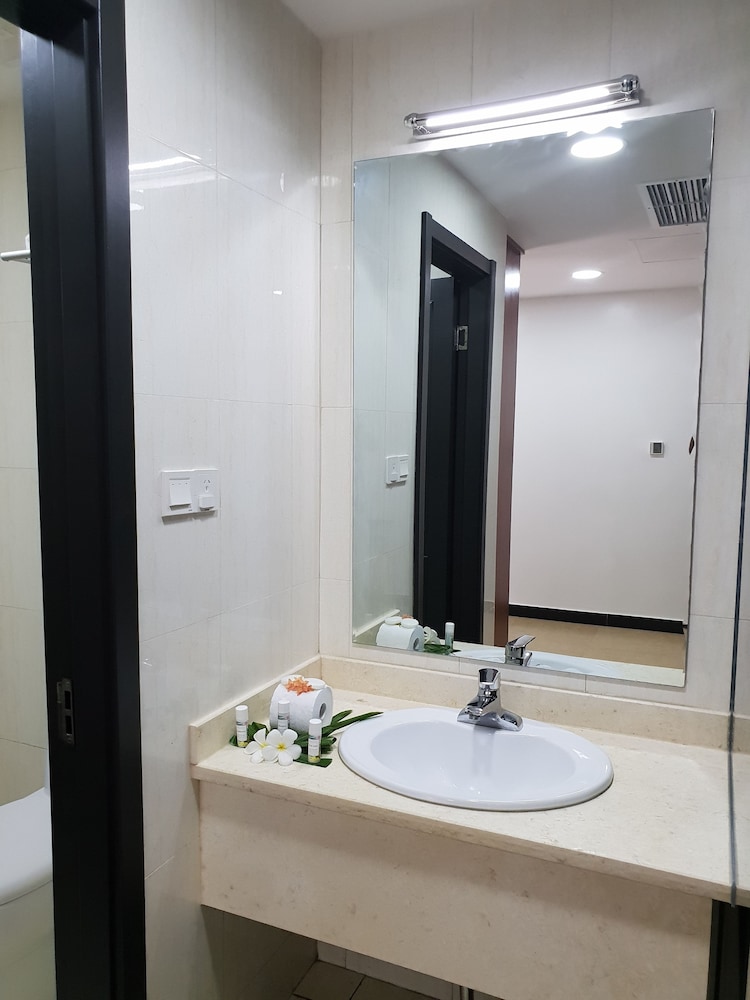 Bathroom amenities