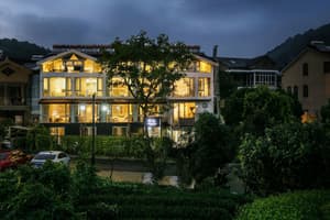 thumbnail: Exterior