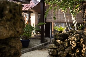 thumbnail: Exterior detail