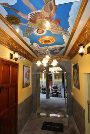 thumbnail: Lobby sitting area