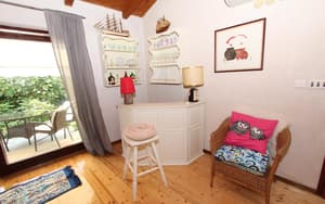 thumbnail: Dining room