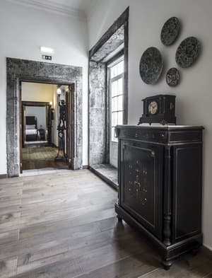 thumbnail: Interior detail