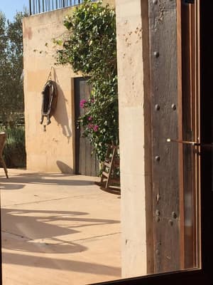 thumbnail: Exterior detail
