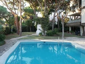 thumbnail: Outdoor pool