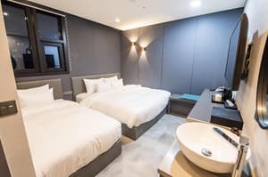thumbnail: Room