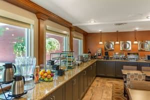 thumbnail: Breakfast area
