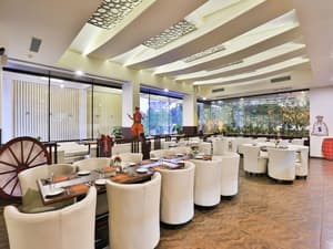 thumbnail: Restaurant