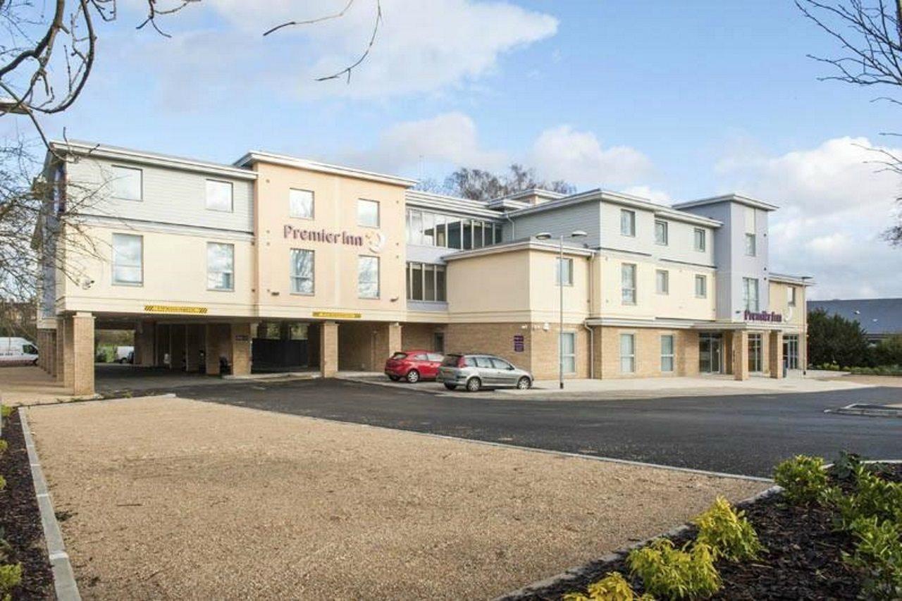 Premier Inn Witney 1