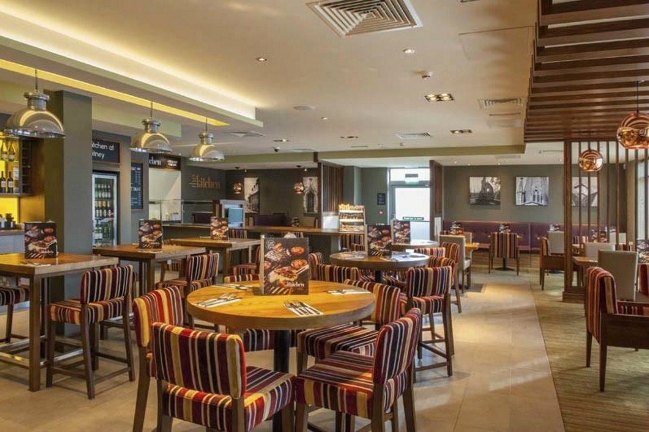 Premier Inn Witney 5
