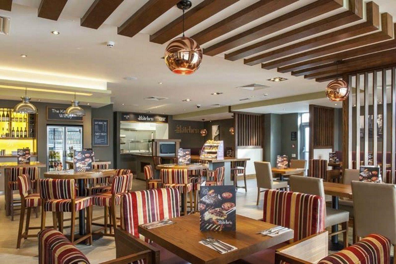 Premier Inn Witney 6