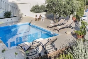 thumbnail: Outdoor pool