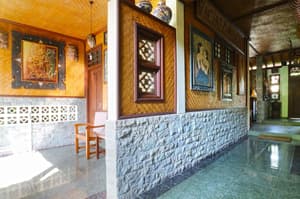 thumbnail: Interior detail