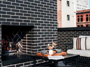 thumbnail: Bar (on property)
