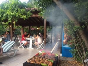 thumbnail: Outdoor dining